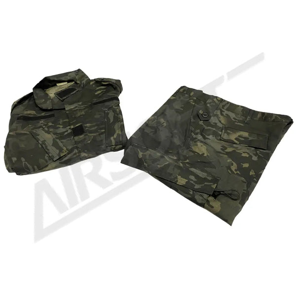 MULTICAM BLACK egyenruha (XL)